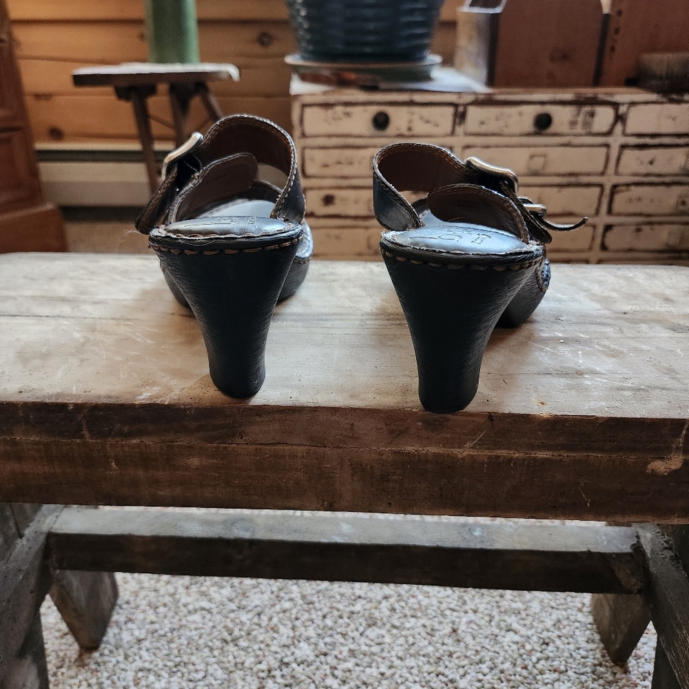 B.O.C Born Double Strap Block Heel Size 6 - image 4